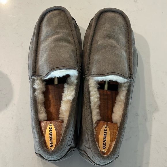 Ugg Slippers - Grey Suede - Mens Size 10 - Picture 1 of 7